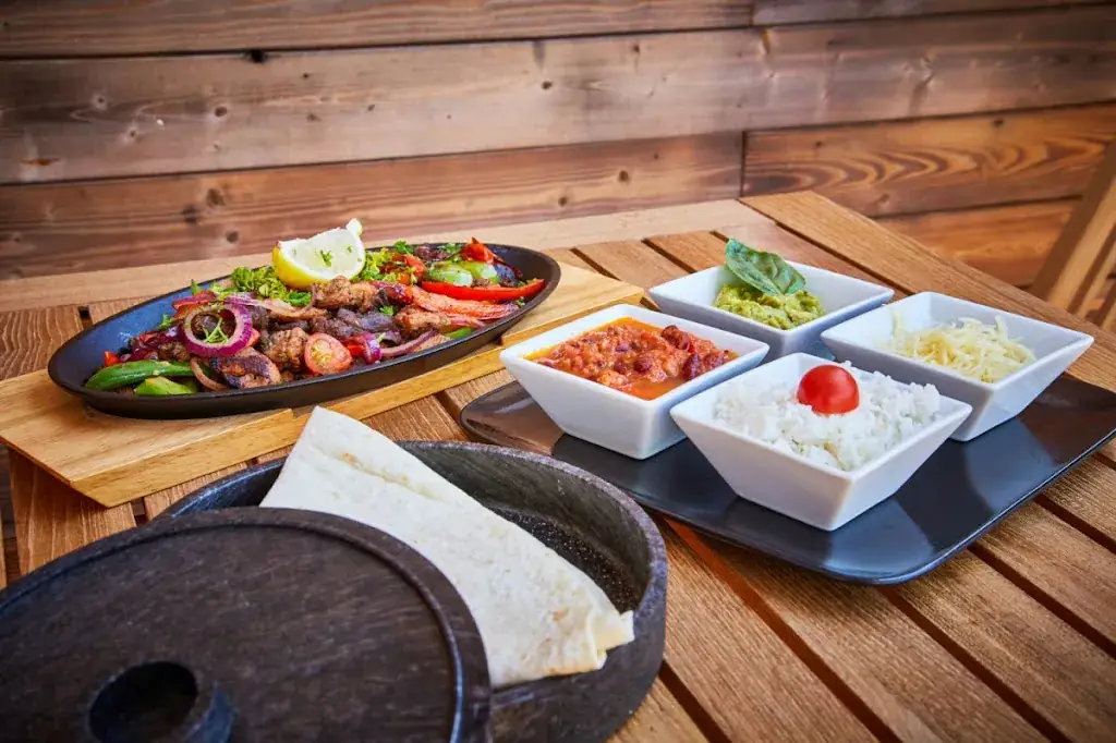 Coco's Dinner Fleurieu_Fleurieu-sur-Saône_slider_image_3