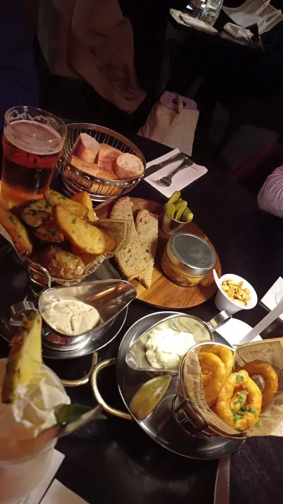 S Daniela_L'Apostrophe_Nanterre_review