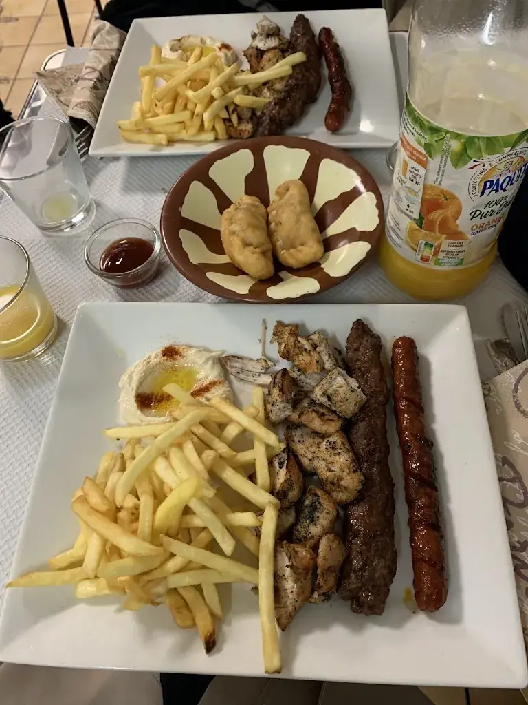 naji aoun_La Fenicia_Nanterre_review