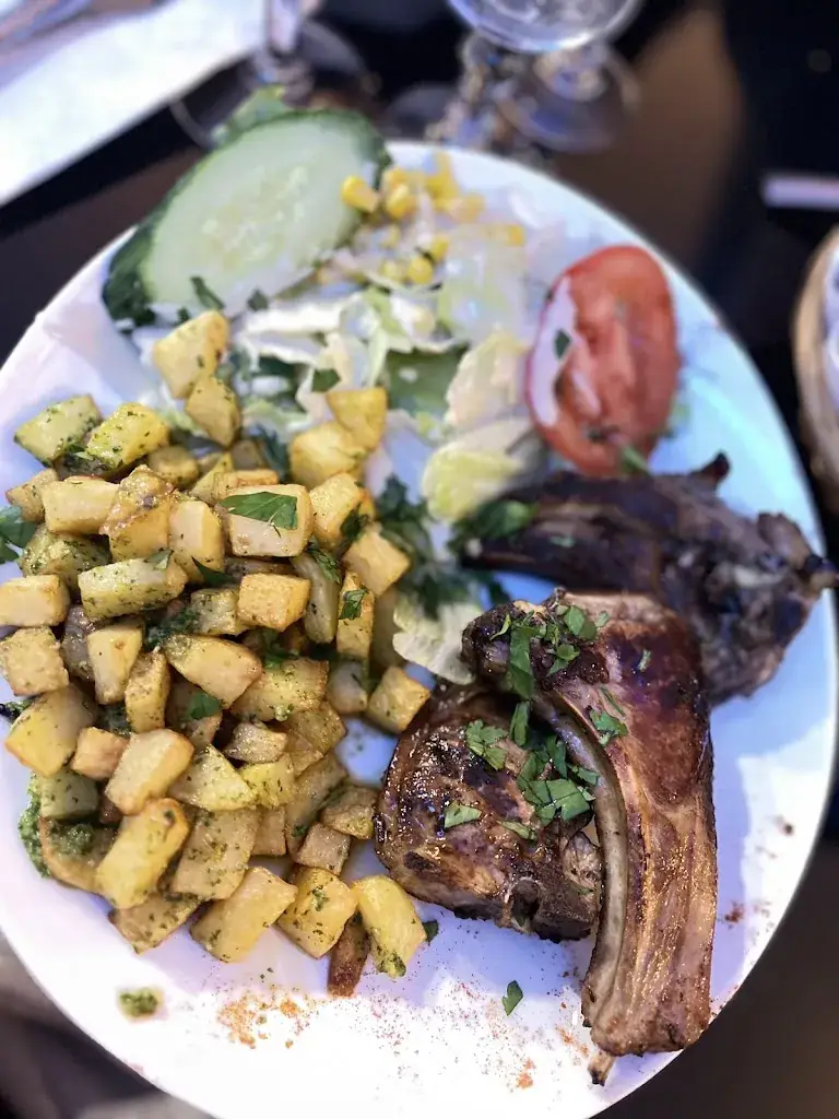 Nataliia Sachenko_L'Escale du Marché_Nanterre_review