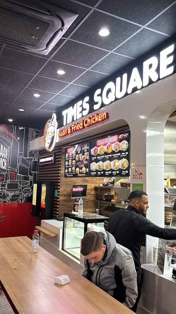 Marvyn Coquin_Times Square Nanterre_Nanterre_review