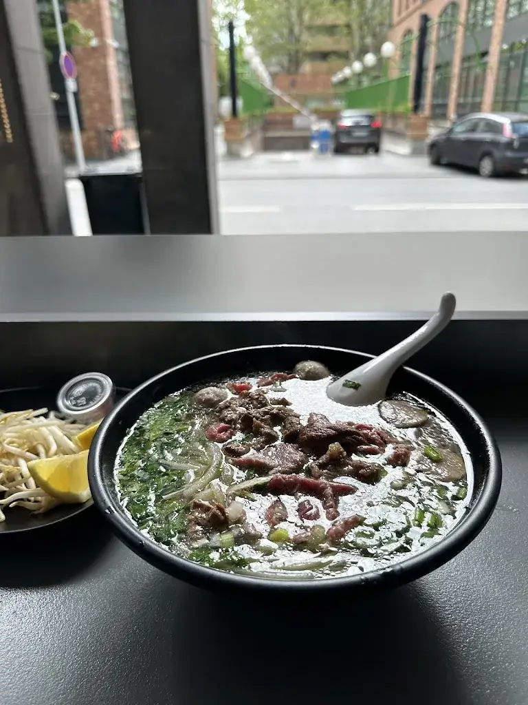 MH Nguyen_Delices Viet_Nanterre_review