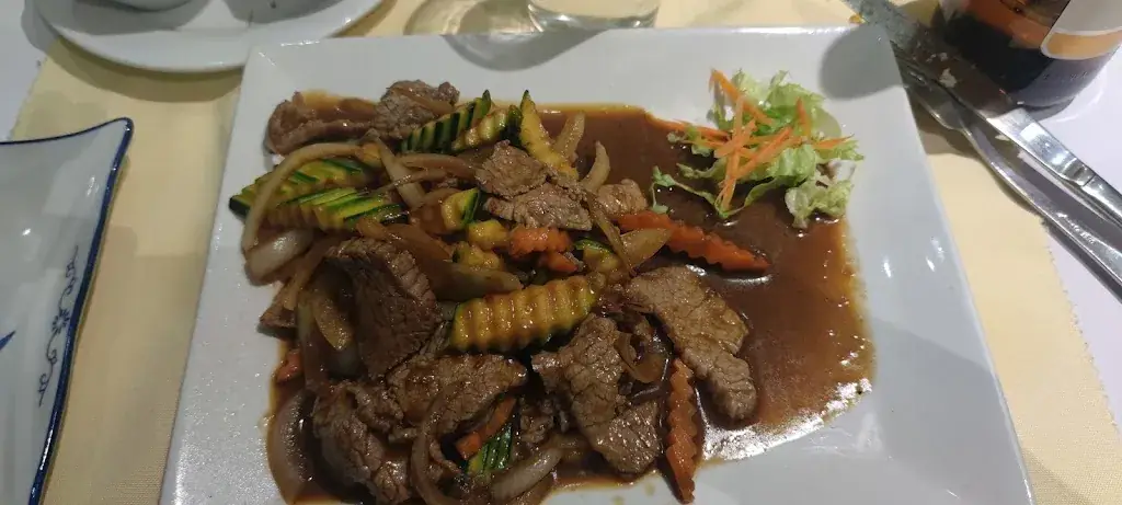 Hans Noort_Au Petit Thaï_Nanterre_review