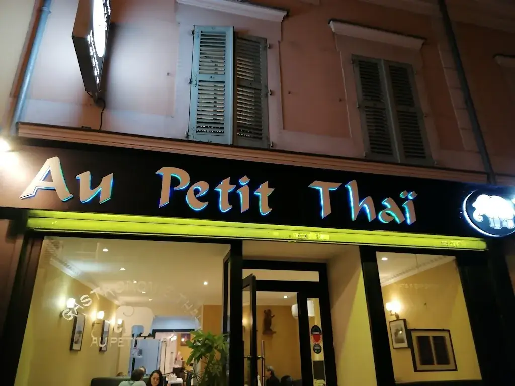 Au Petit Thaï restaurant in Nanterre
