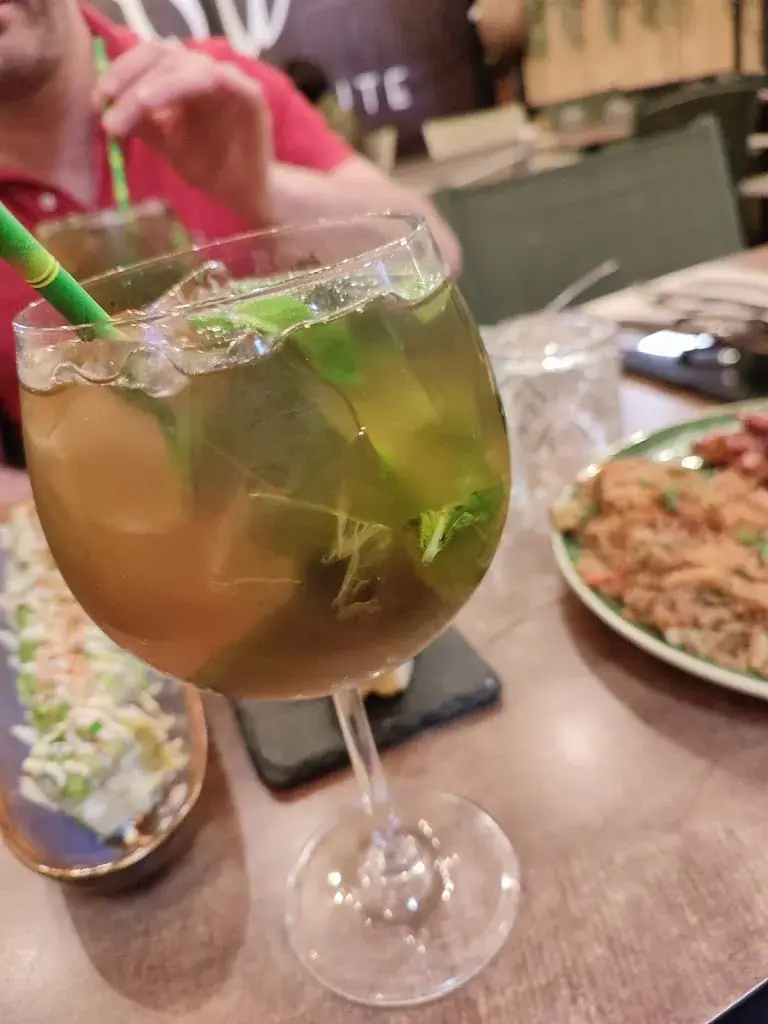 Luna Rina_SUSHI WHITE - Nanterre_Nanterre_review