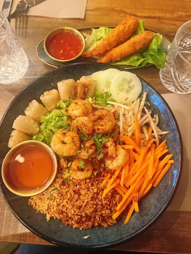 April Zhao_SUSHI WHITE - Nanterre_Nanterre_review