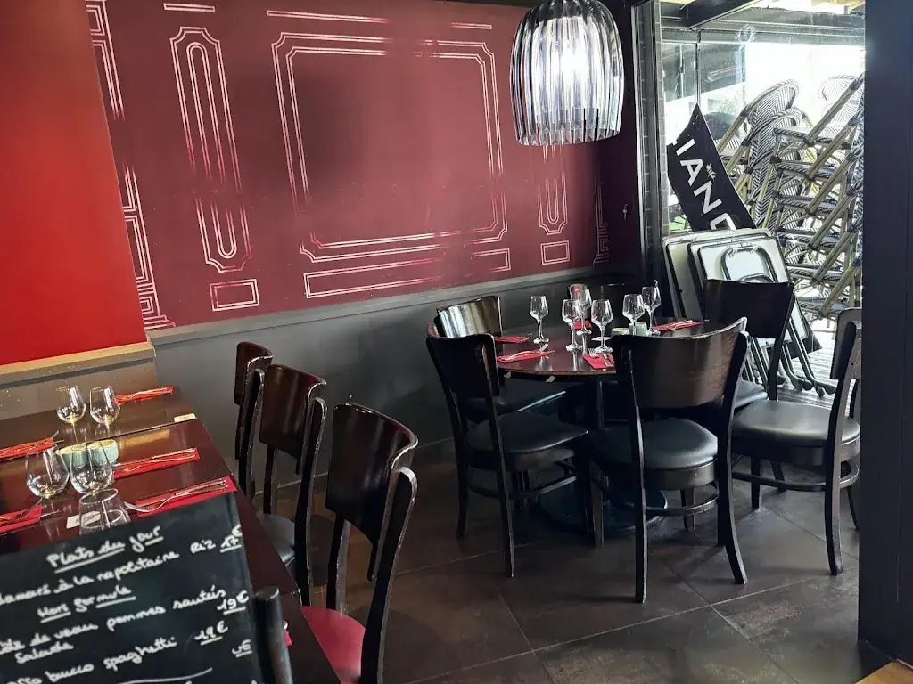 Thomas_Carmina_Nanterre_review