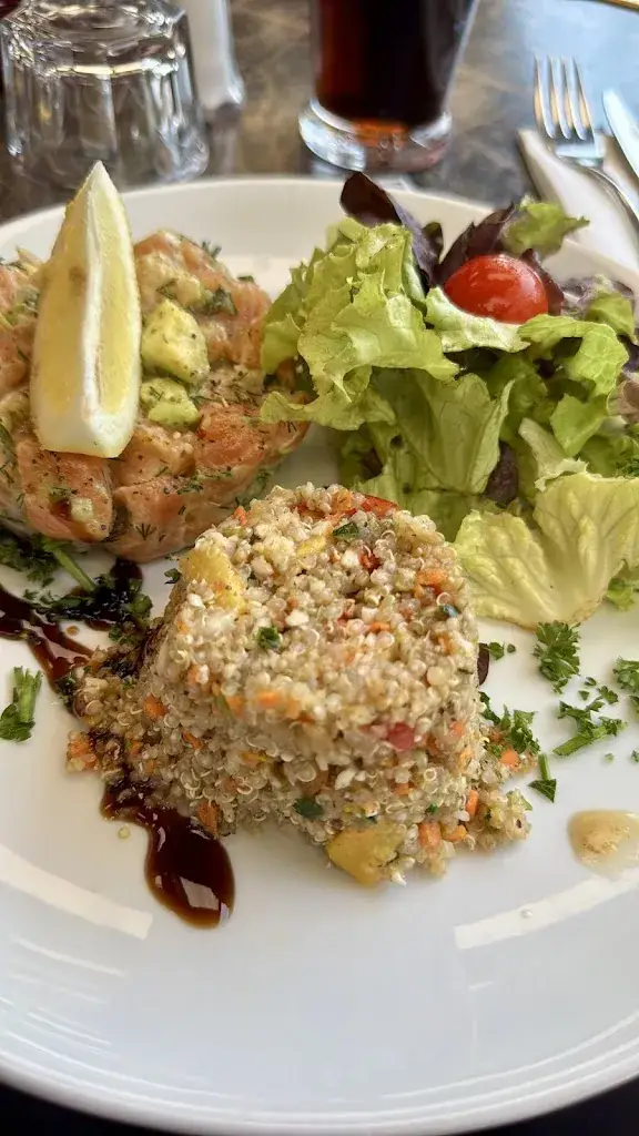 Aleksandra Krzesińska_Le Sancerre_Nanterre_review