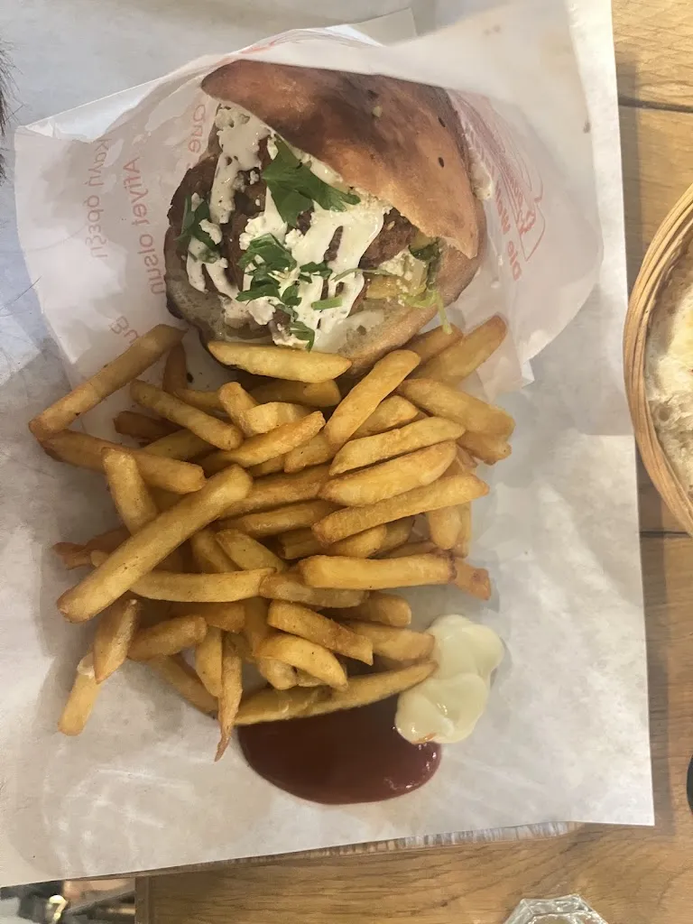 Charul Mathur_Istanbul Kitchen_Nanterre_Bewertung