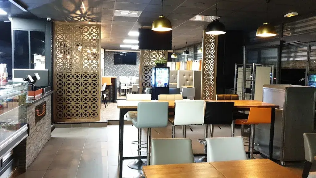 Le 35 restaurant coffee_Nanterre_slider_image_1