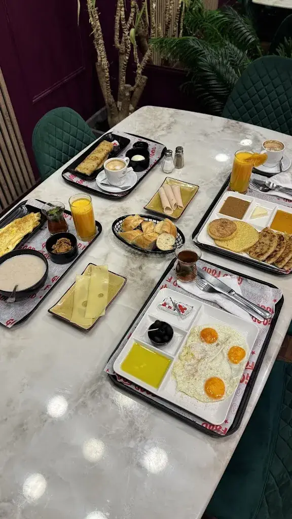 Le 35 restaurant coffee_Nanterre_slider_image_3