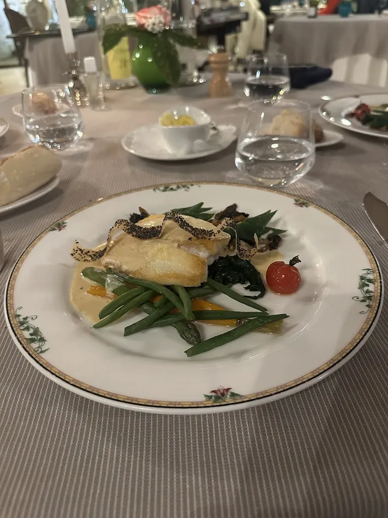 Abdel Alaoui_La Maison des Bois_Plaisir_review