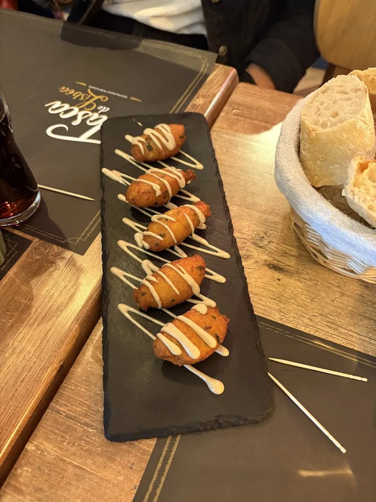 Clemence Debenne_Tasca de Lisboa Plaisir_Plaisir_review