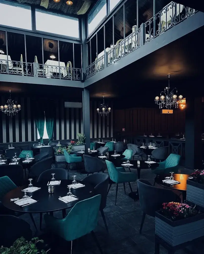 Oliveto restaurant in Plaisir