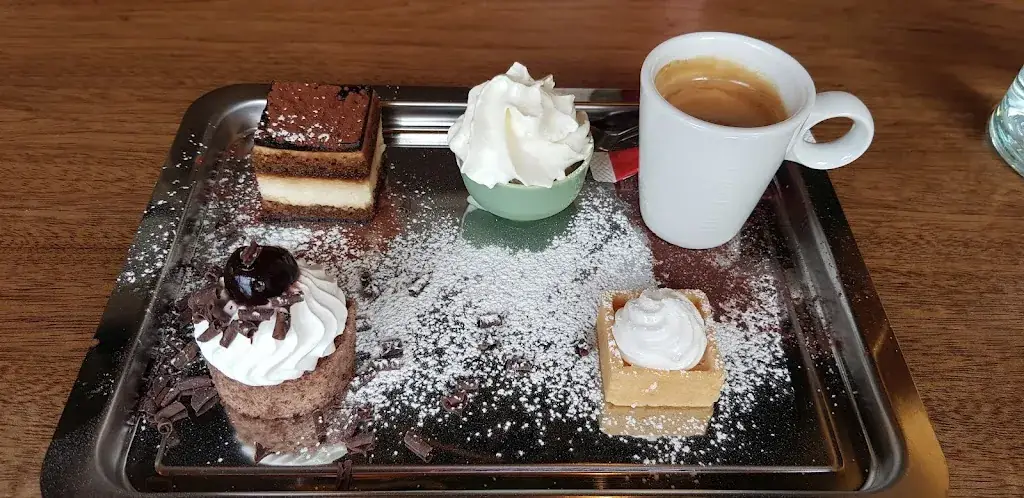 Aey Achara_Caffe Moretti_Plaisir_review