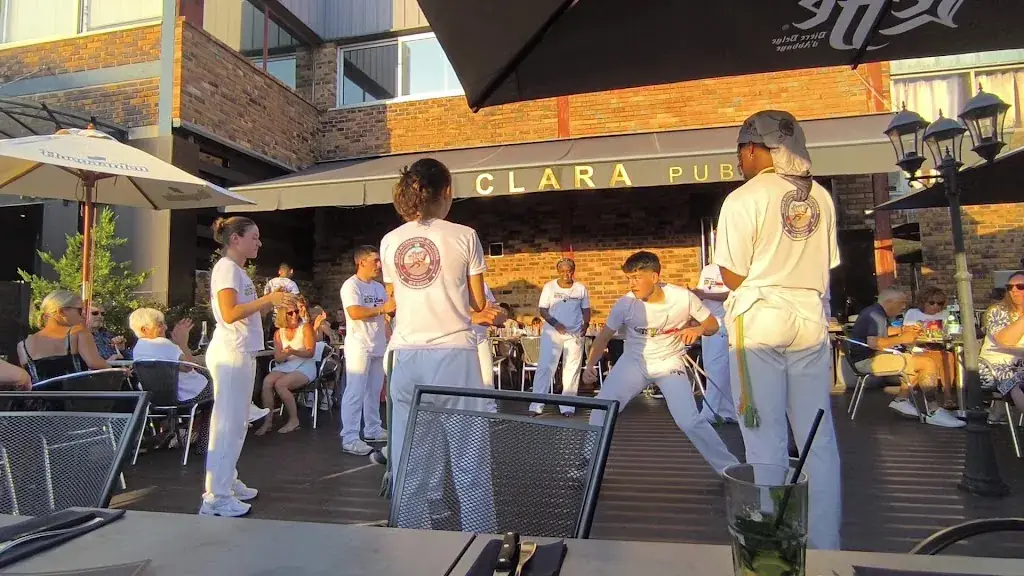 Clara Pub_Plaisir_slider_image_2