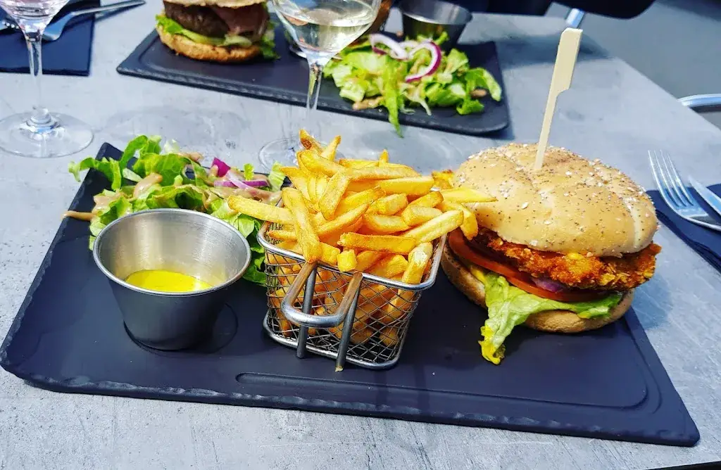 Clara Pub_Plaisir_slider_image_3