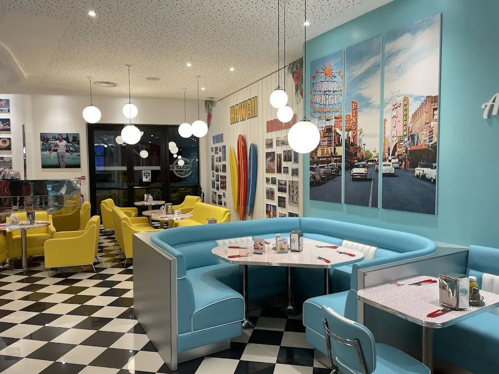 Omar Vielma Contreras_Holly's Diner Plaisir_Clayes-sous-Bois_review