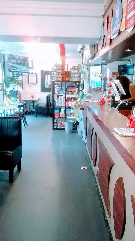 TABAC LA PAUSE SOLEIL restaurant in Quincy-Voisins