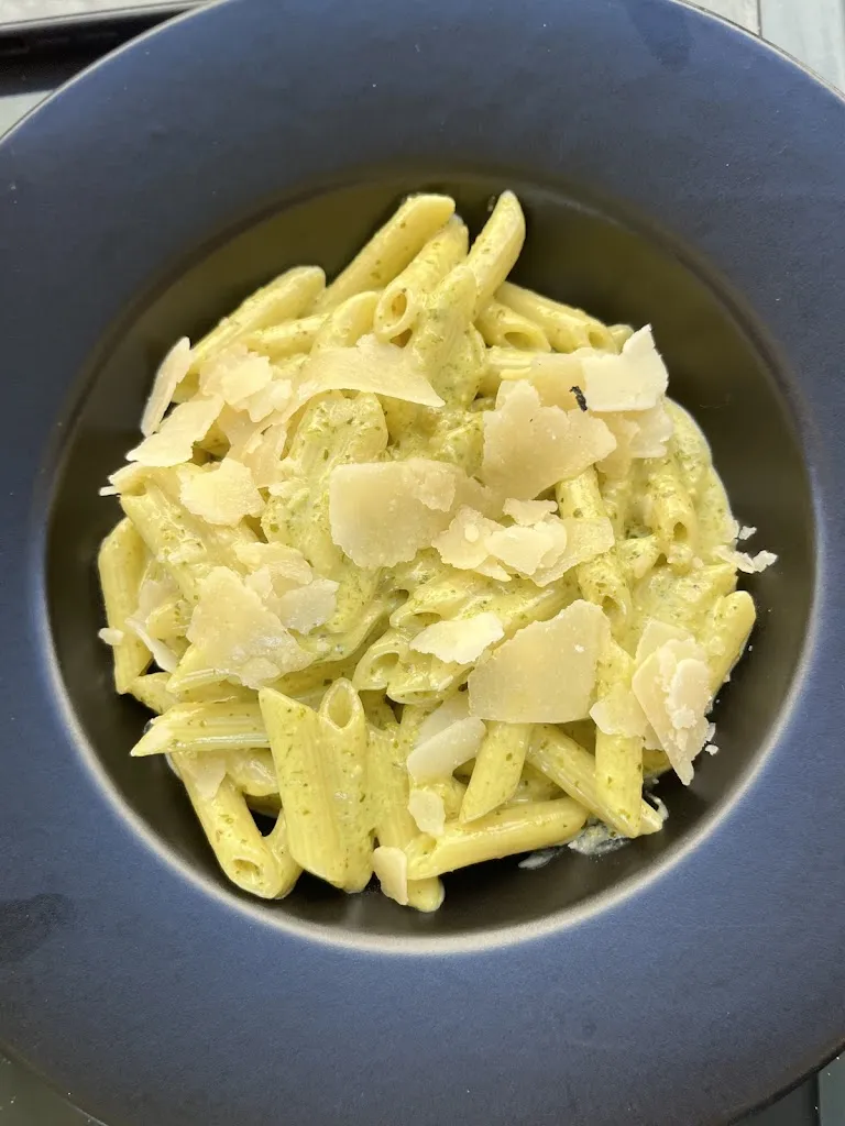 Shana Pereira Hilario_CHEZ LES FILLES II_Rebais_review