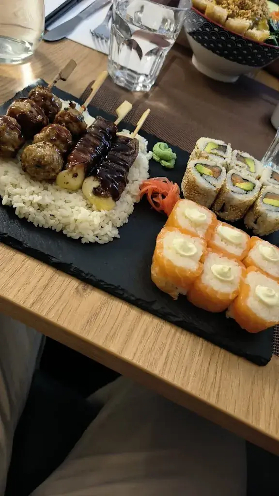 Roxane COVAREL_Crispy sushi & wok Rozay en Brie_Rozay-en-Brie_review