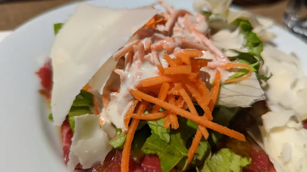 Mo Islam_Eau Canal_Pantin_review