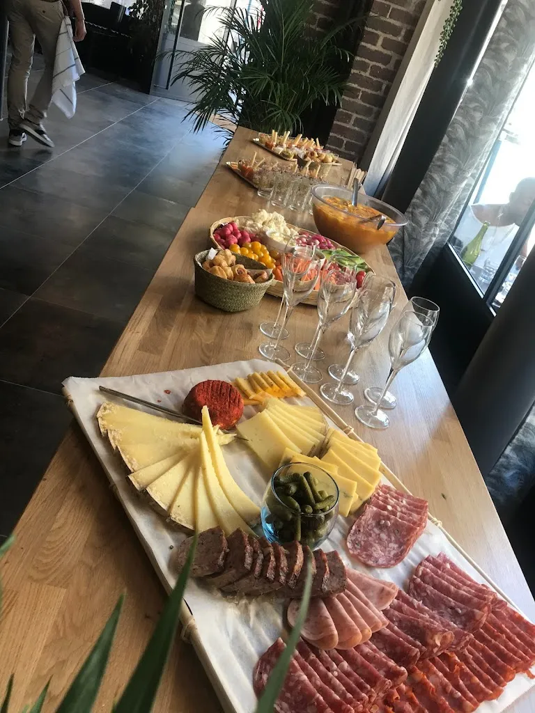 Tchao Pantin_Pantin_slider_image_3