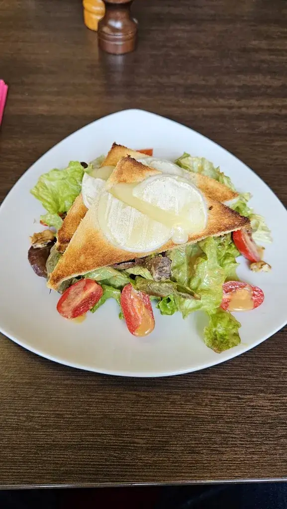 Yacine Iskounen_Le Cellier_Pantin_review