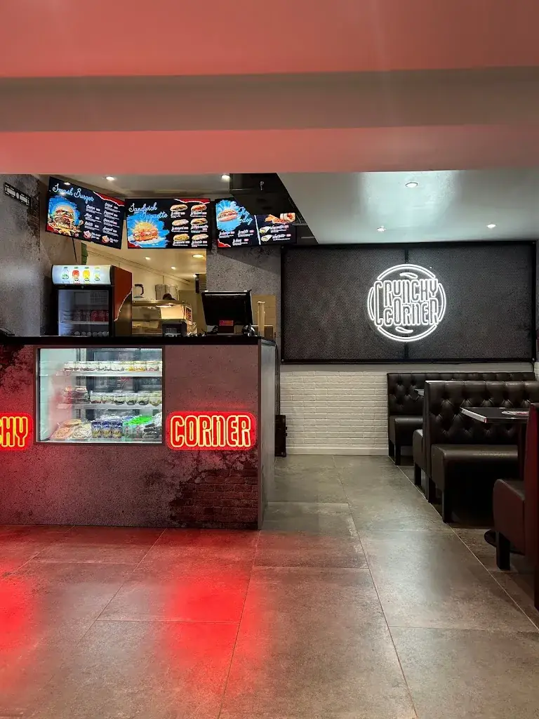 Crunchy Corner restaurant in Pantin