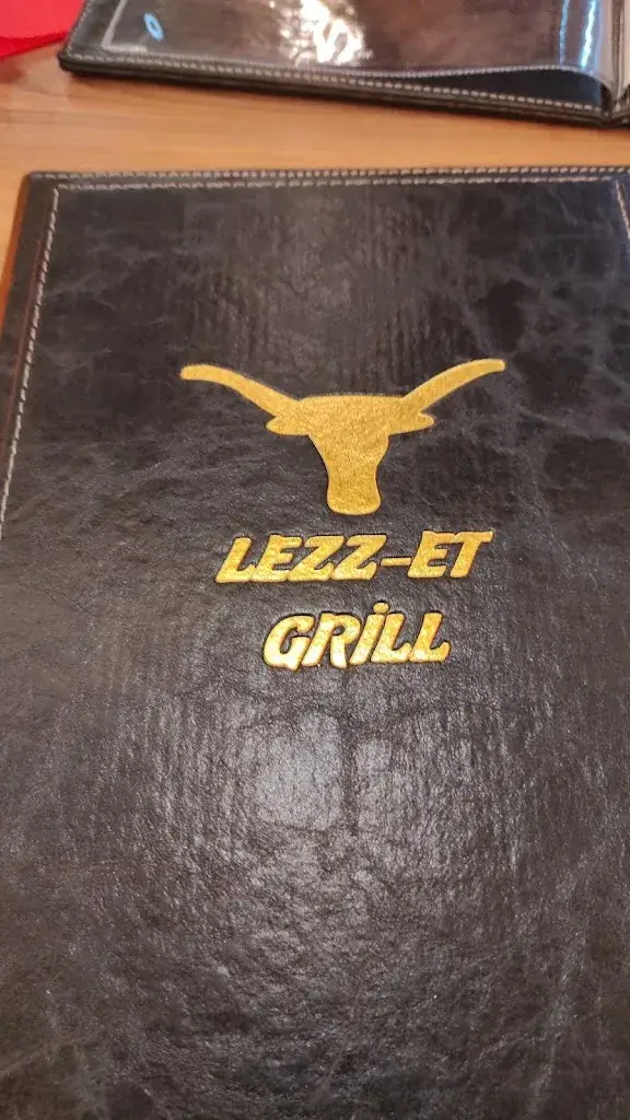 Mohammad Rifat HOSSAIN_Lezz-Et_Pantin_reseña