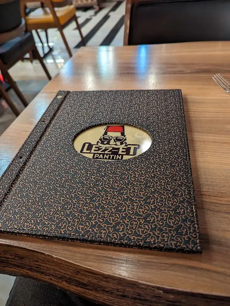 Mohammed Hossameldin Mosa_Lezz-Et_Pantin_reseña