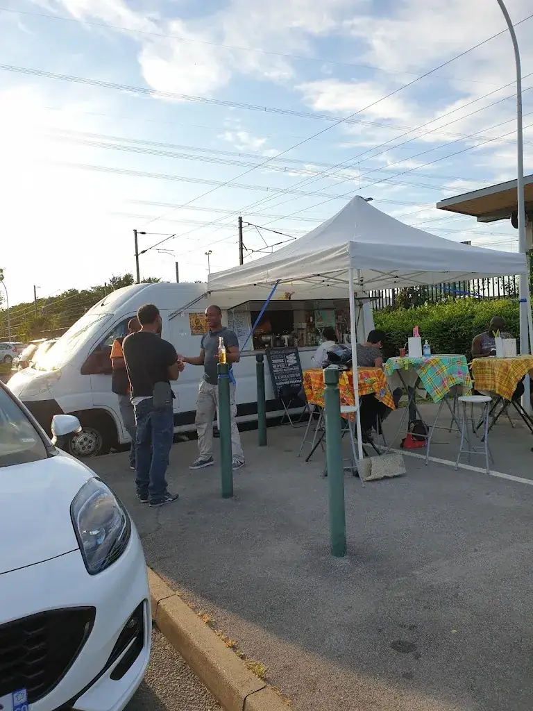 Chez Marjo_Roissy-en-Brie_slider_image_2