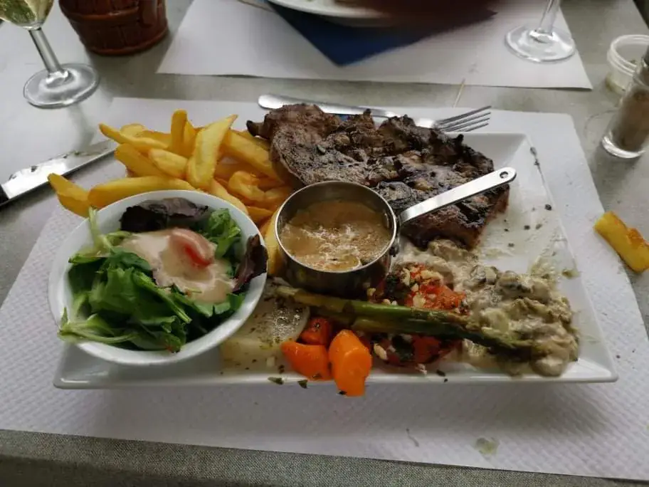 Restaurant de la Tour_Feyzin_slider_image_1