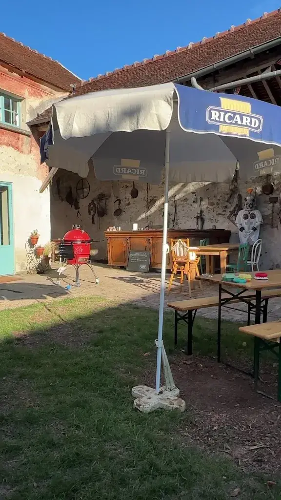 Virginie C_Cantine de l'Œuf dur_Saint-Cyr-sur-Morin_review