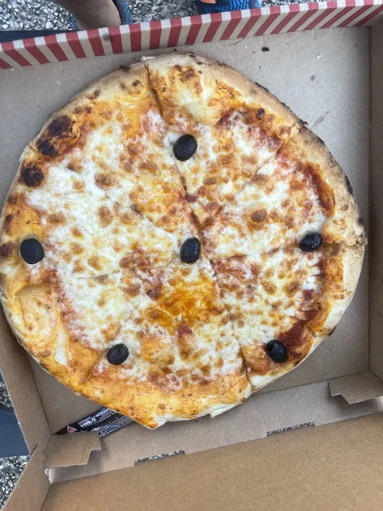 Matthew Evans_Pizza Lina Pizzeria_Saint-Chéron_review