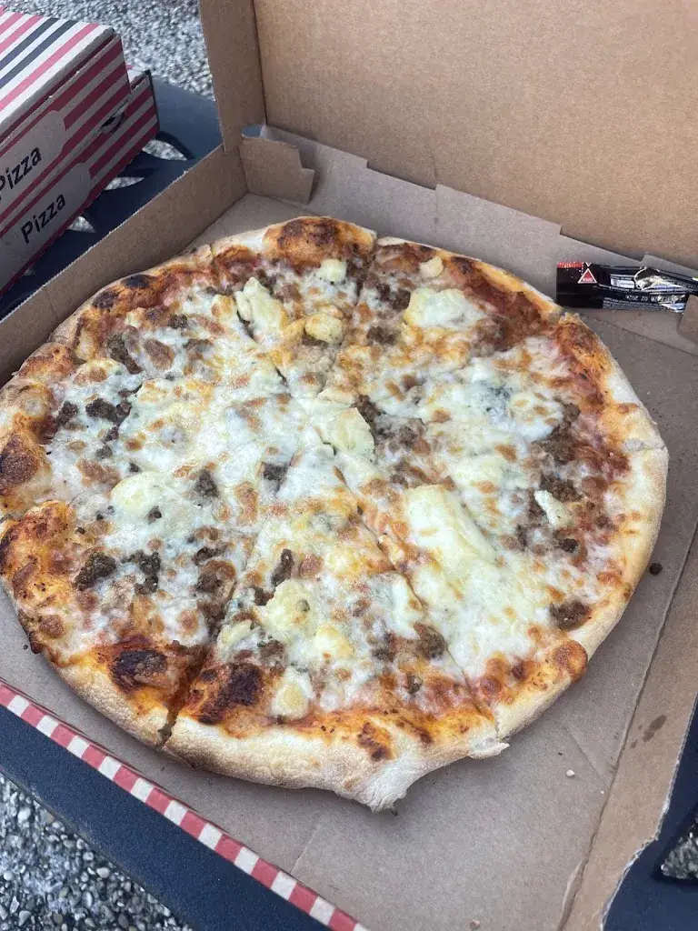 Pizza Lina Pizzeria_Saint-Chéron_slider_image_3