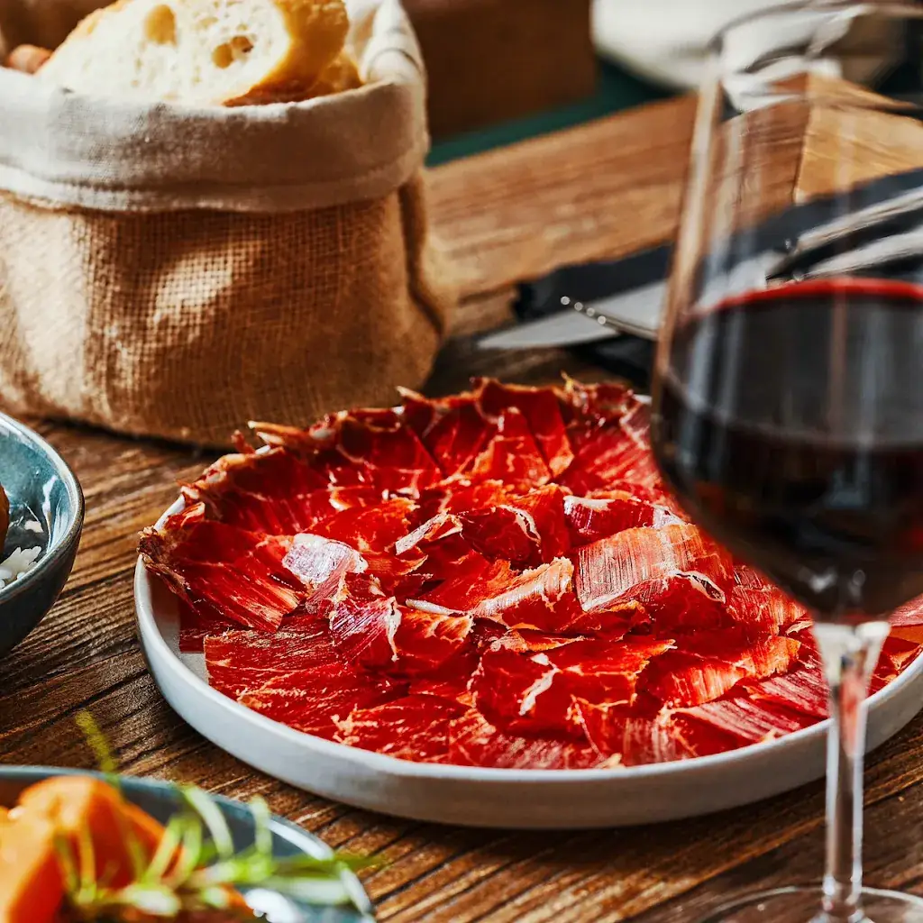 Lovebird Saint-Cloud_Saint-Cloud_slider_image_3