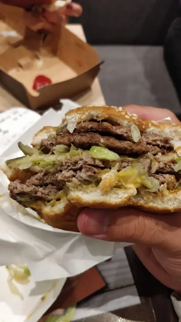 Menu_McDonald’s Restaurant_Tour-de-Trême_image_3