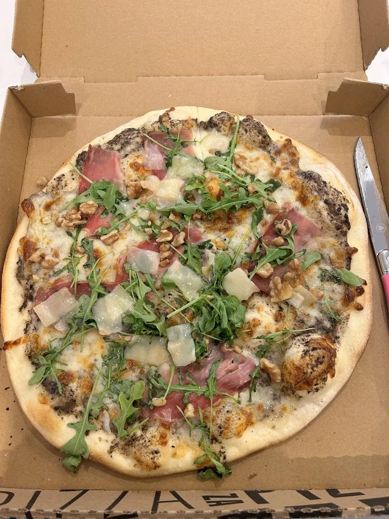 Camion Papaïolo restaurant in Saint-Germain-lès-Arpajon