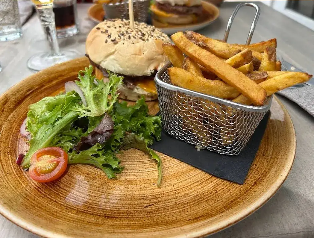 Lounge Green_Saint-Germain-lès-Corbeil_slider_image_3