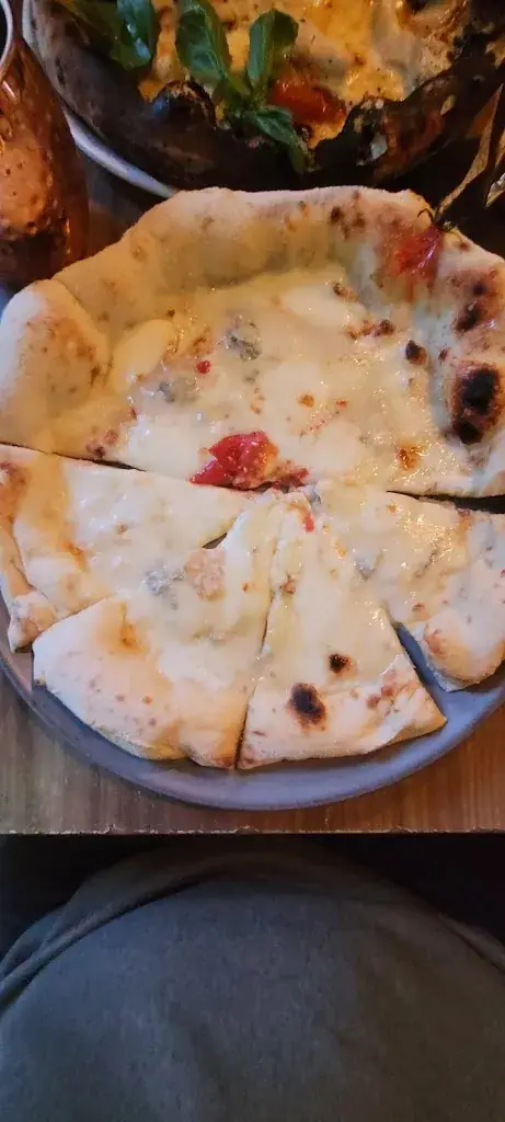 Cam Flo_Aux Deux Ânes_Saint-Maurice_review