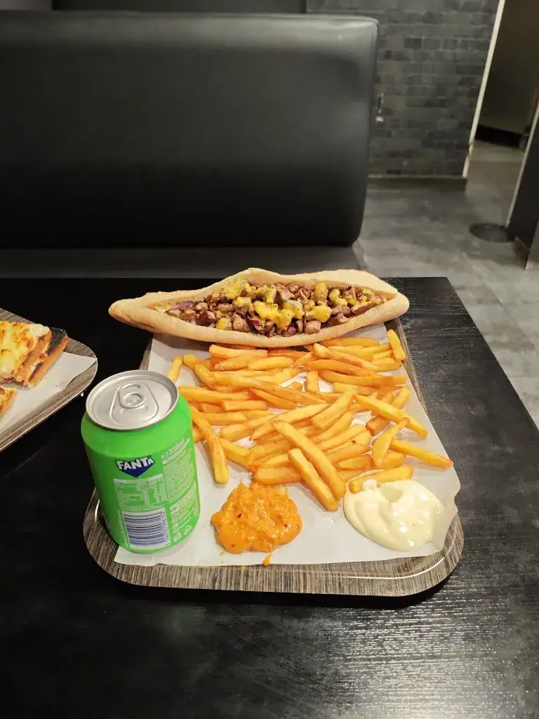 karim Derradj_Chez Br_Romainville_review