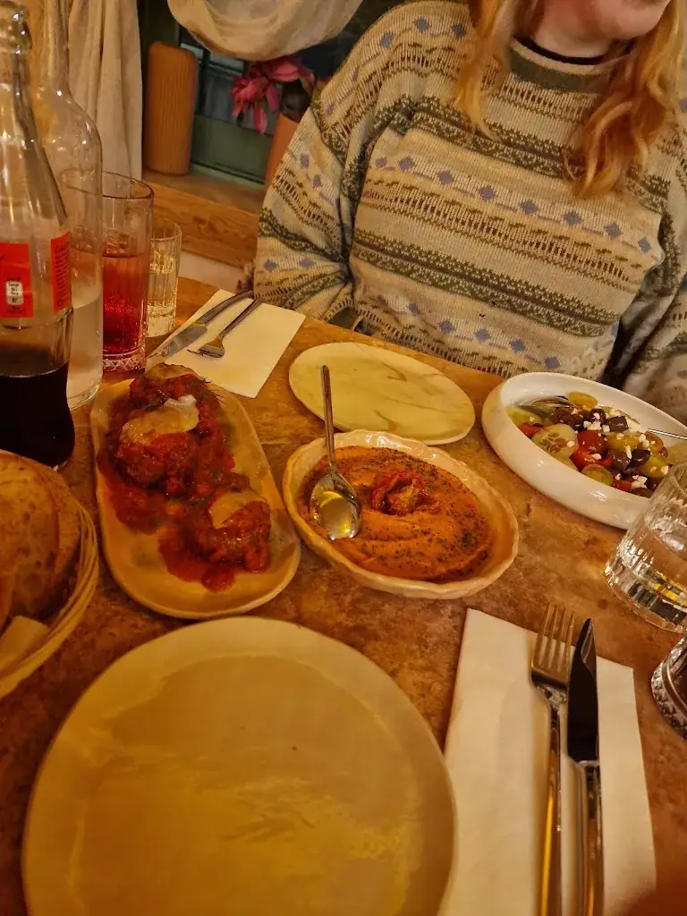 William Kaan Cakir_Héredità_Romainville_review