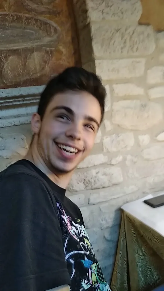 Luna Rossa_Romainville_slider_image_2