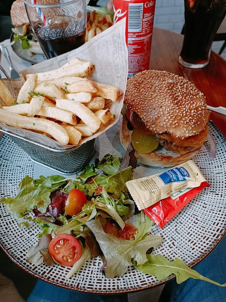 Tom o Dwyer_O´Studio Café_Romainville_review