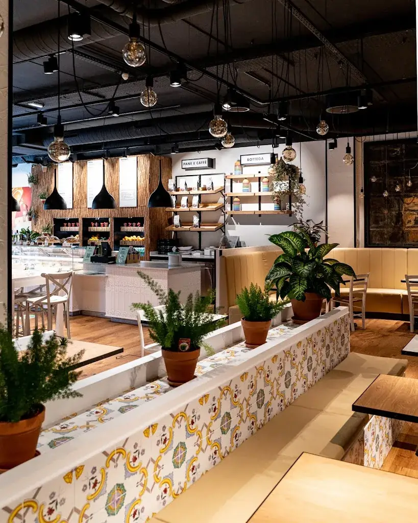 IT - Italian Trattoria Paddock Restaurant in Romainville