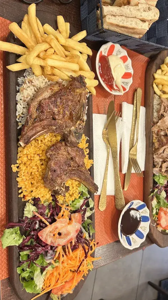 Kama Karim_Kozz Grill chez bilal_Romainville_review