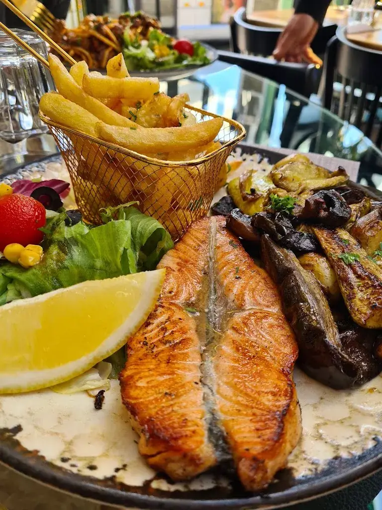 João Michel_L'instant_Romainville_review