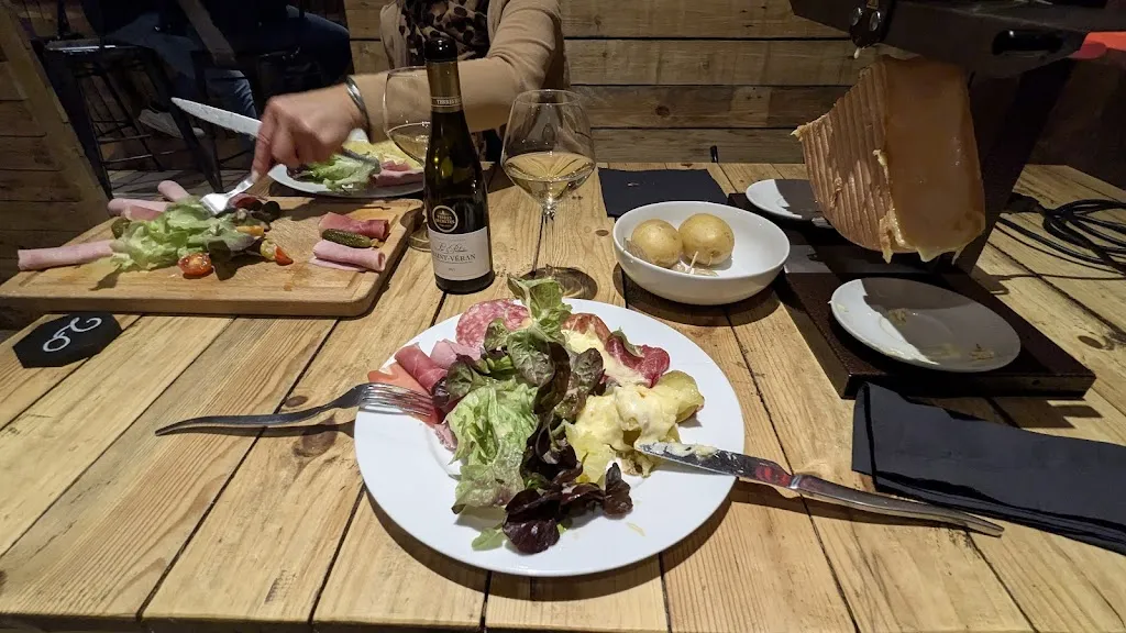 Menu_Restaurant La Tour_Fontaine-Française_immagine_4