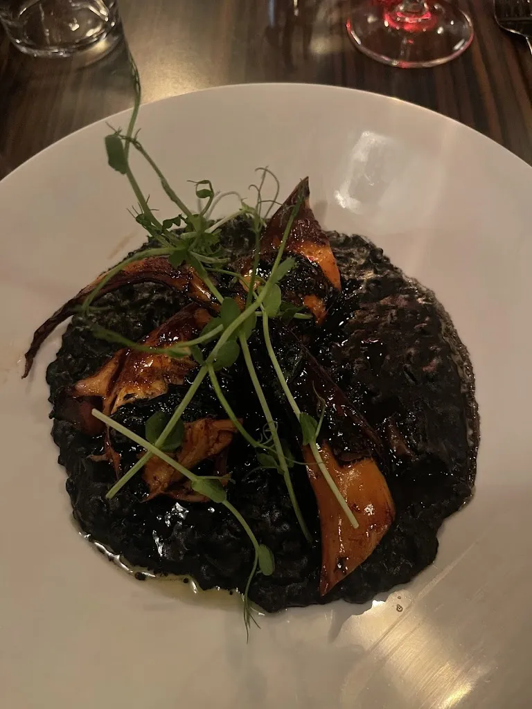 wahid halabi_Madame est servie_Roissy-en-France_review